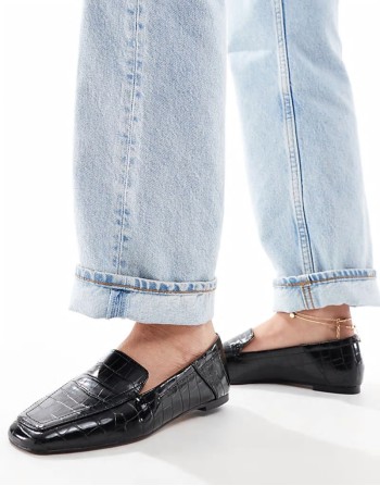 Modern slim loafer in black